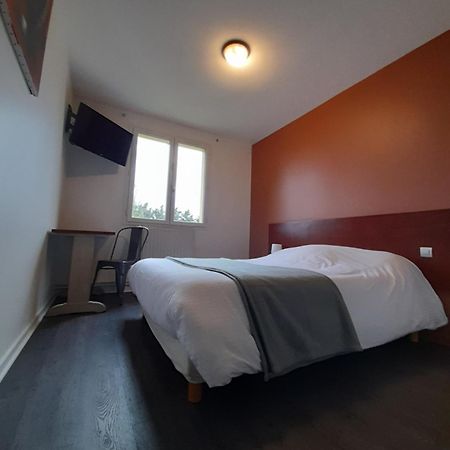 Hotel Restaurant Le Gibet Val-au-Perche Chambre photo