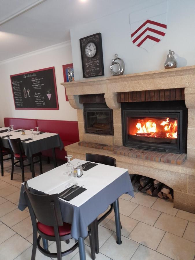 Hotel Restaurant Le Gibet Val-au-Perche Extérieur photo