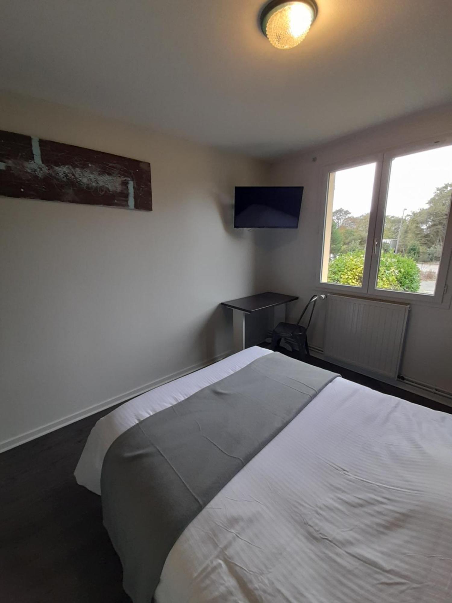 Hotel Restaurant Le Gibet Val-au-Perche Chambre photo